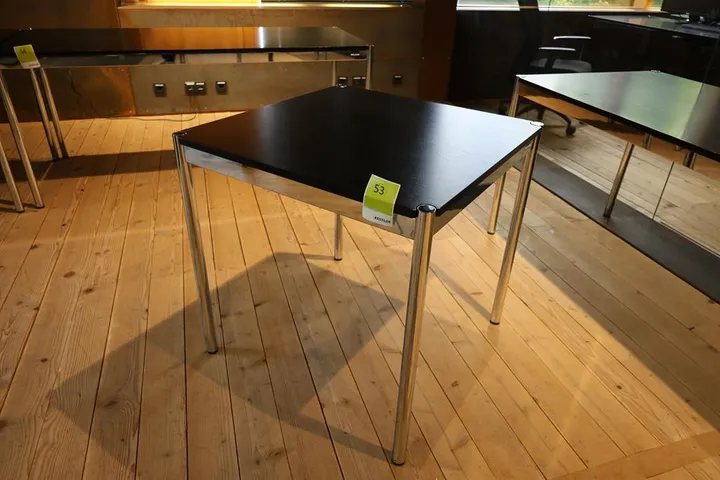 1 x USM Haller Schreibtisch Tischmaß: 75 x 75 x 74 cm